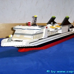 Schiffe aus Klemm-/Noppensteinen.