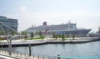 queen mary 2 28